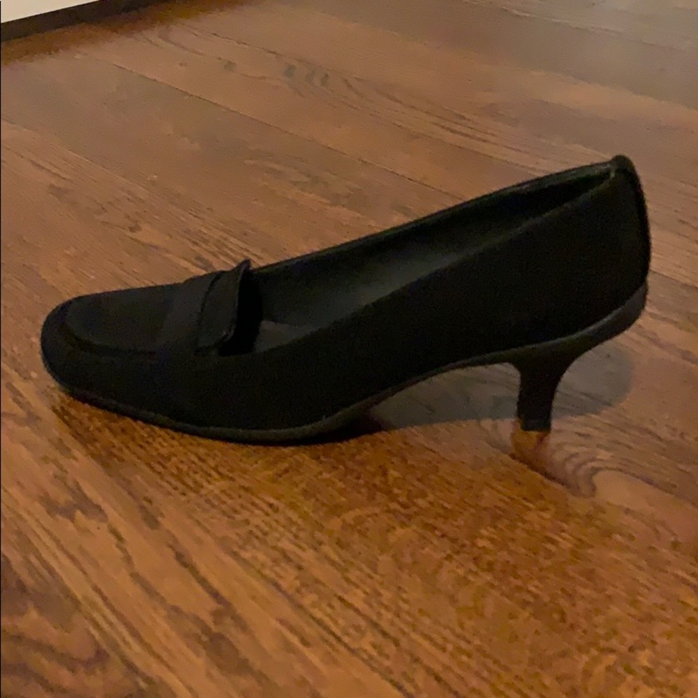 Stuart Weitzman black pumps